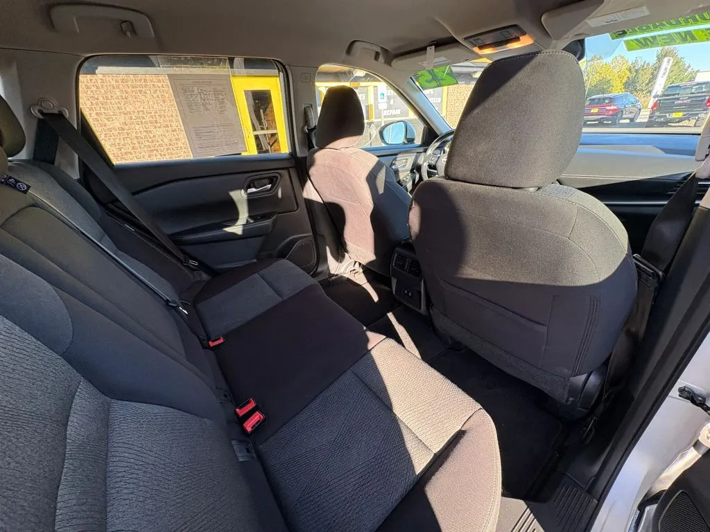 Nissan Rogue photo 12