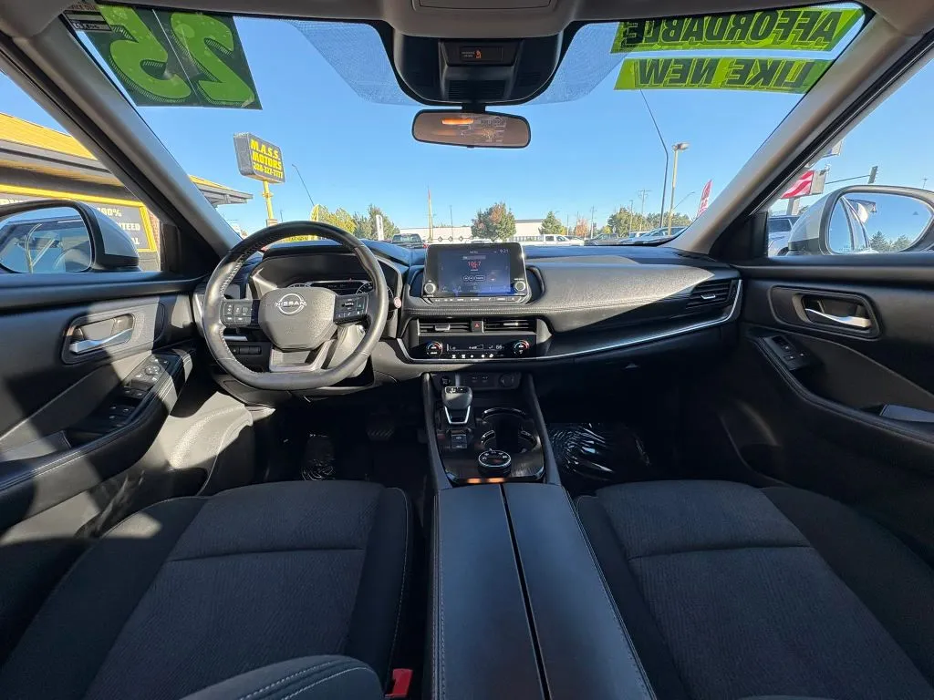 Nissan Rogue photo 19