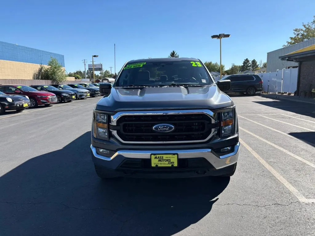 Ford F-150 photo 2
