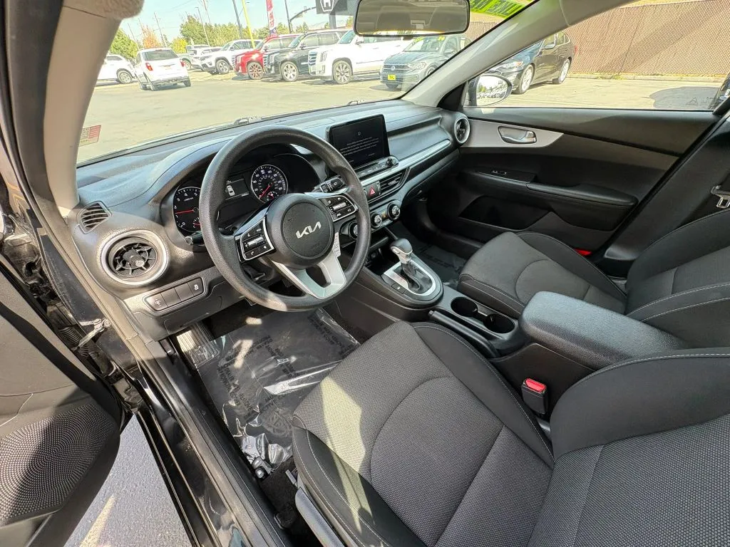 Kia Forte photo 9