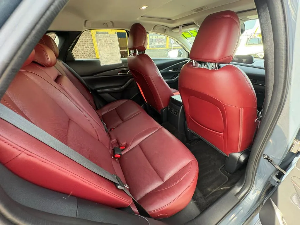 Mazda CX-30 photo 12