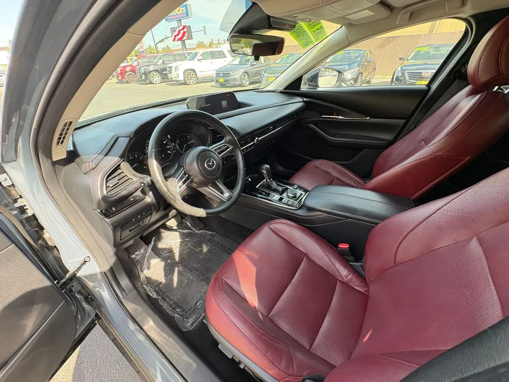 Mazda CX-30 photo 9
