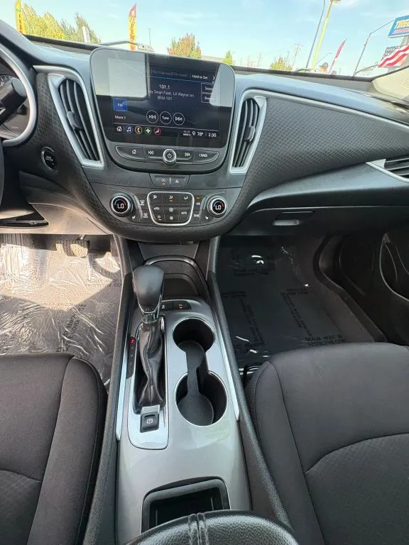 Chevrolet Malibu photo 17
