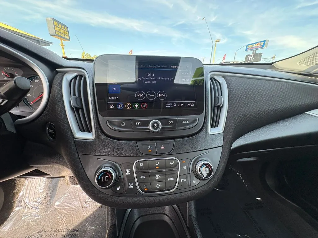 Chevrolet Malibu photo 16