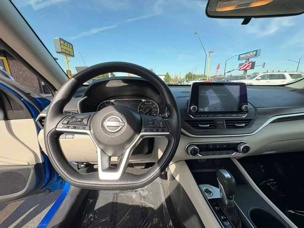 Nissan Altima photo 13