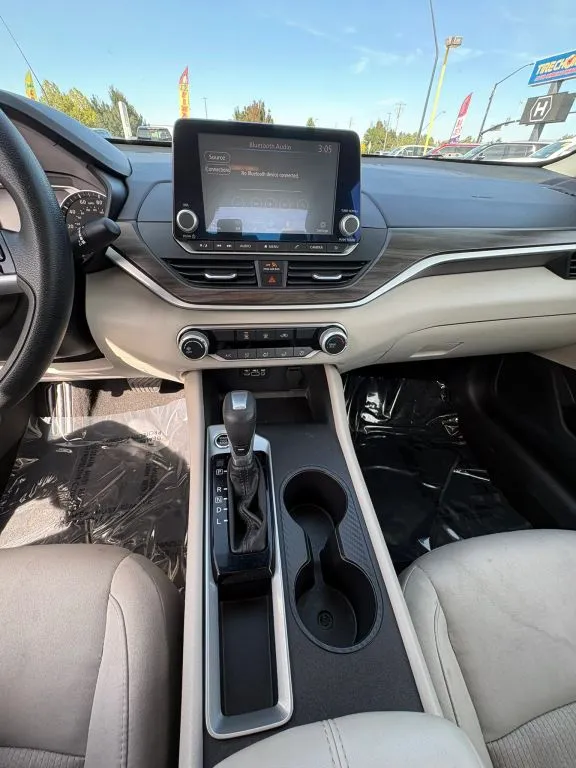 Nissan Altima photo 16