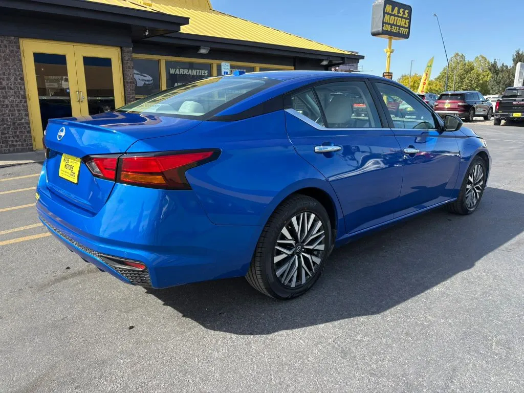 Nissan Altima photo 7