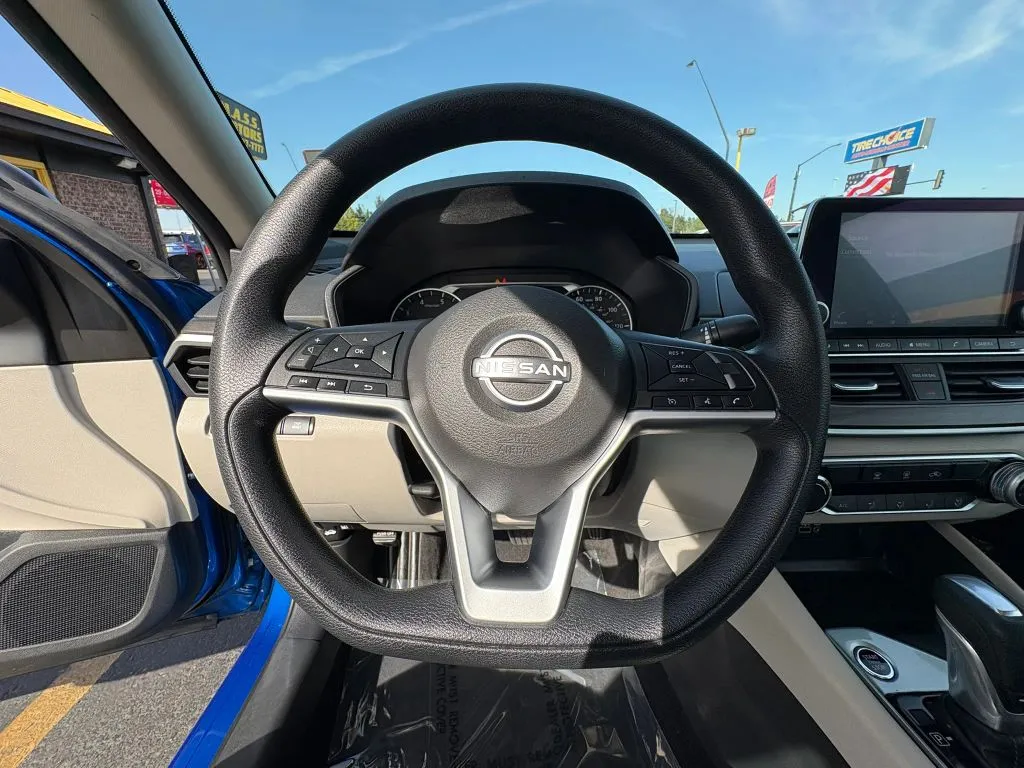 Nissan Altima photo 14