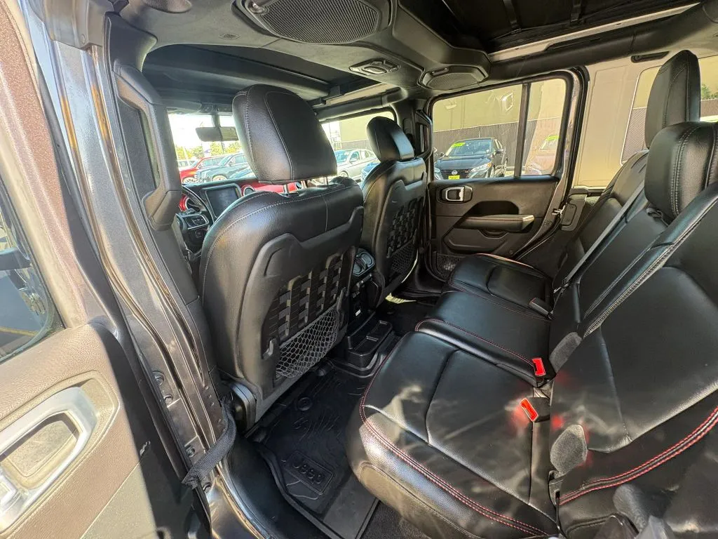 Jeep Wrangler photo 10