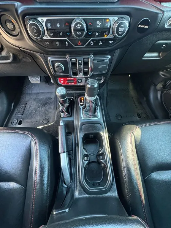 Jeep Wrangler photo 17