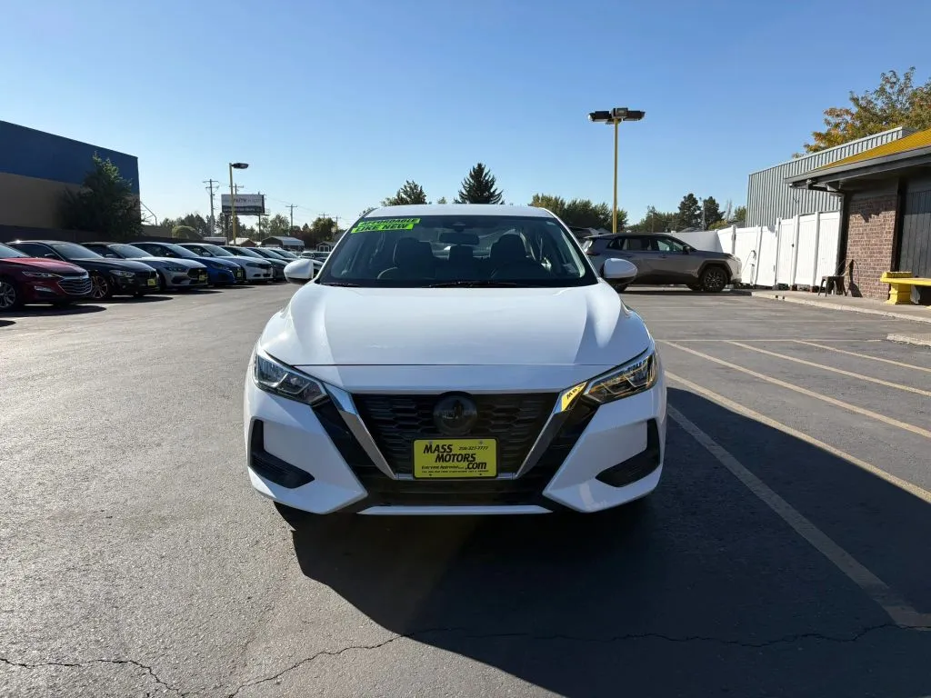 Nissan Sentra photo 2