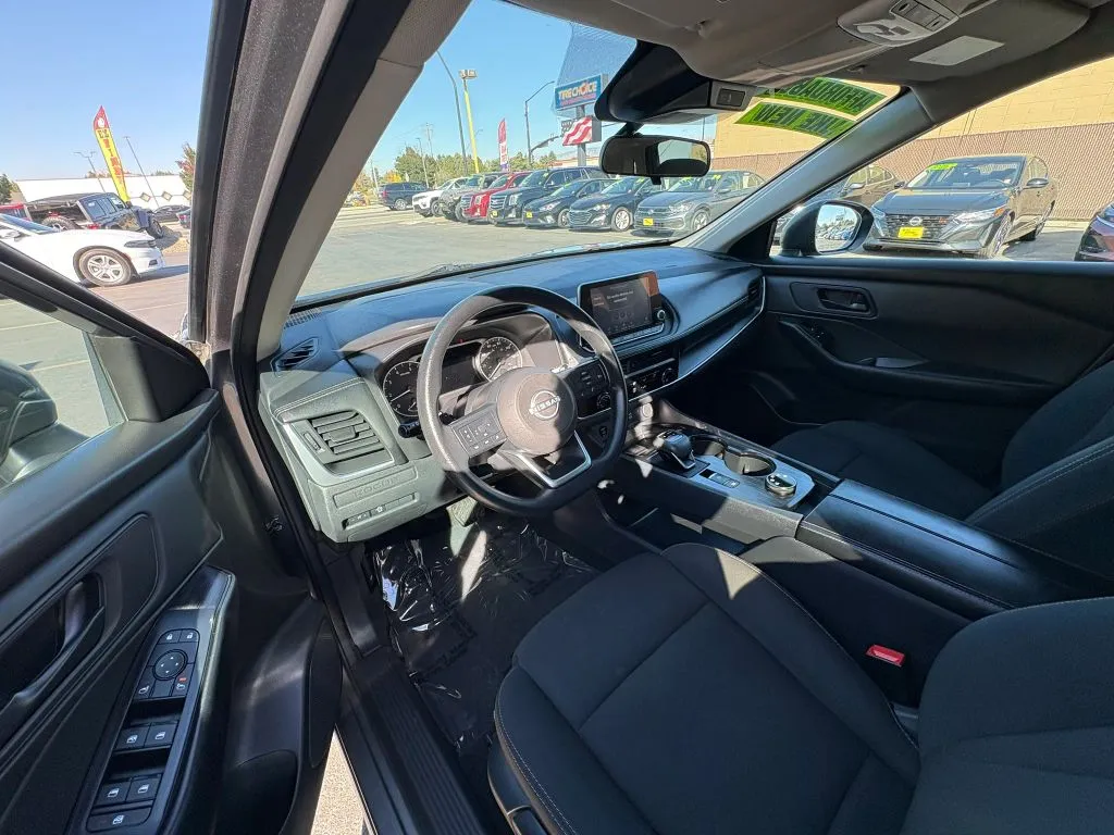 Nissan Rogue photo 9