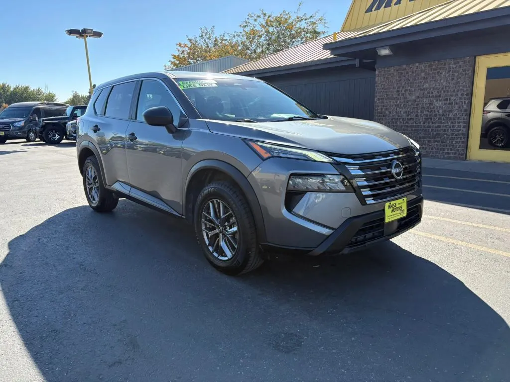 Nissan Rogue photo 8