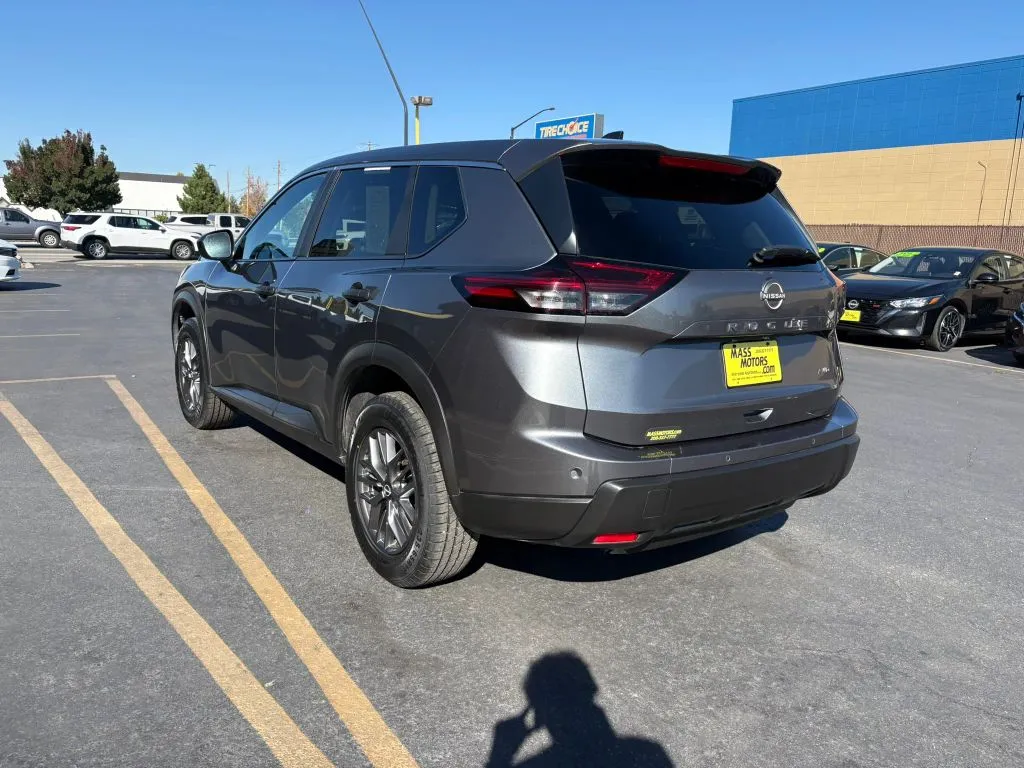 Nissan Rogue photo 5