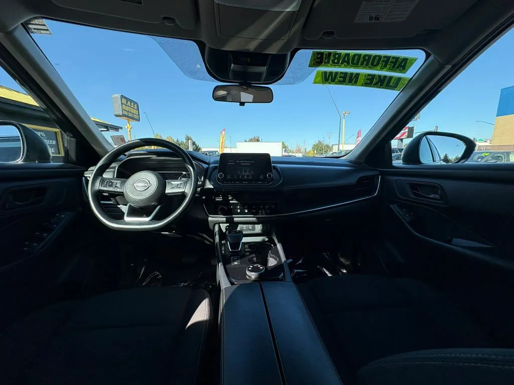 Nissan Rogue photo 19