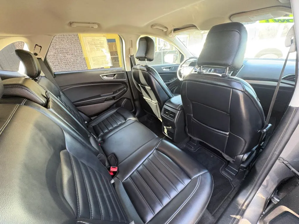 Ford Edge photo 12