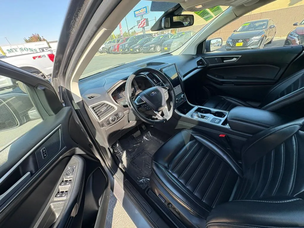 Ford Edge photo 9