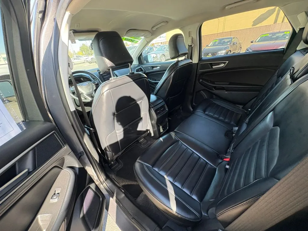 Ford Edge photo 10
