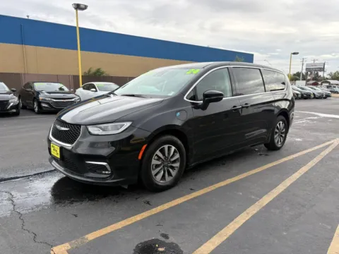 Another view of 2024 Chrysler Pacifica Hybrid Select Van 4D for sale in Boise, ID at MASS Motors Fairview Used Car Dealership
