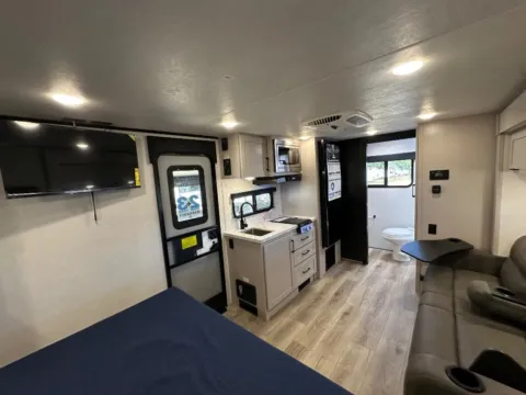 More photos of 2026 Jayco JAY FEATHER AIR 18FBS at Cenla RV Center - Monroe, LA