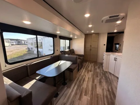 More photos of 2026 Jayco JAY FLIGHT SLX 325BHT at Cenla RV Center - Monroe, LA
