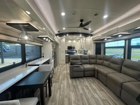 More photos of 2026 Jayco PINNACLE 38FBRK at Cenla RV Center - Monroe, LA