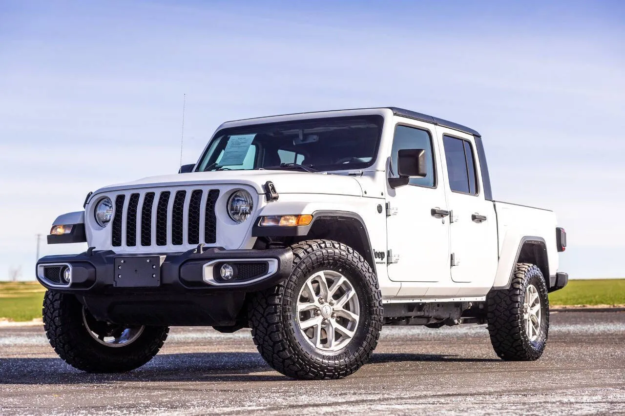 White 2023 Jeep Gladiator Sport S for sale in Melba, ID