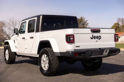 More photos of 2023 Jeep Gladiator Sport S at Huntsman Wholesale LLC, ID