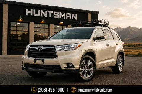 Beige 2015 Toyota Highlander XLE for sale in Melba, ID