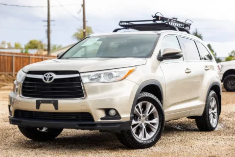 Beige 2015 Toyota Highlander XLE for sale in Melba, ID