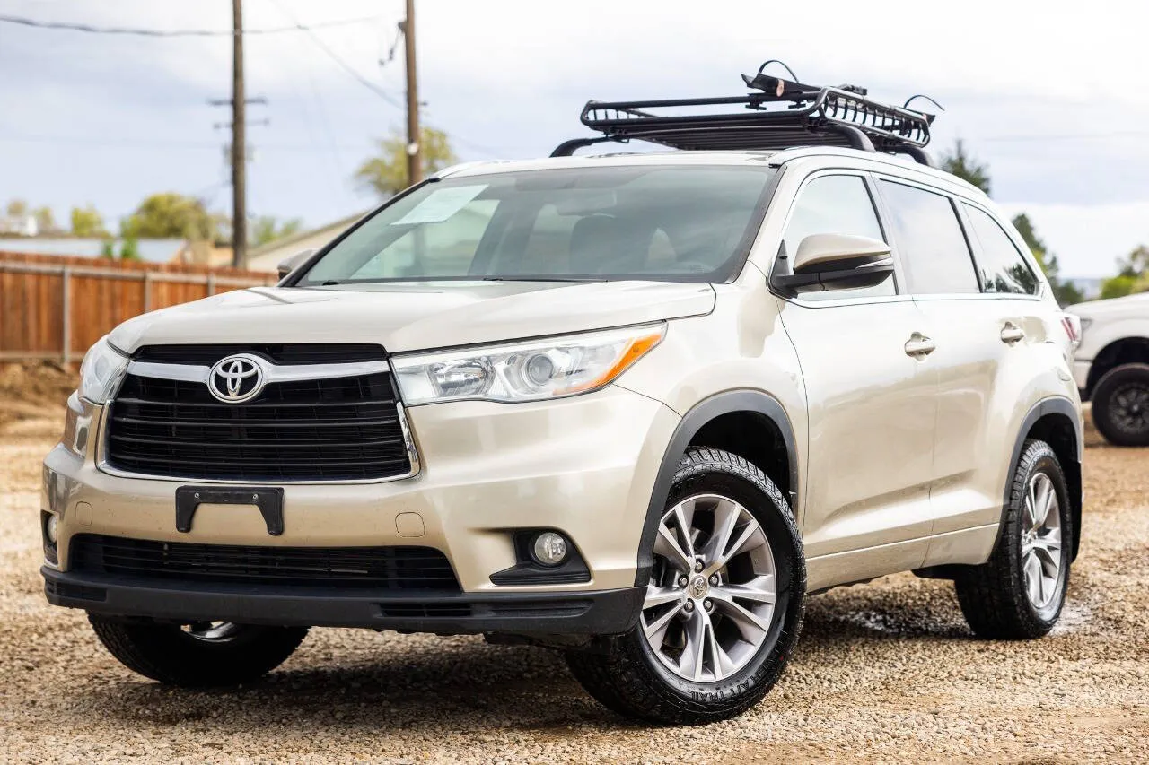 Beige 2015 Toyota Highlander XLE for sale in Melba, ID