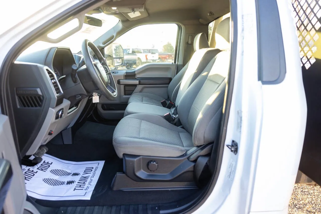 2021 Ford F-550 Super Duty Chassis Cab - Photo 25