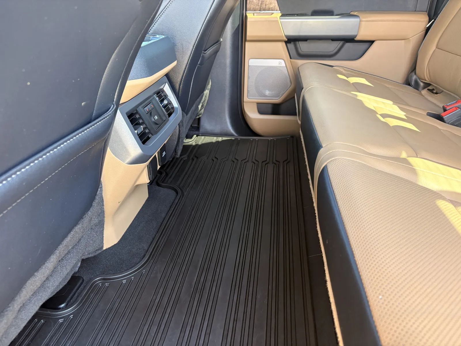 2024 Ford F-350 Super Duty Lariat - Photo 30