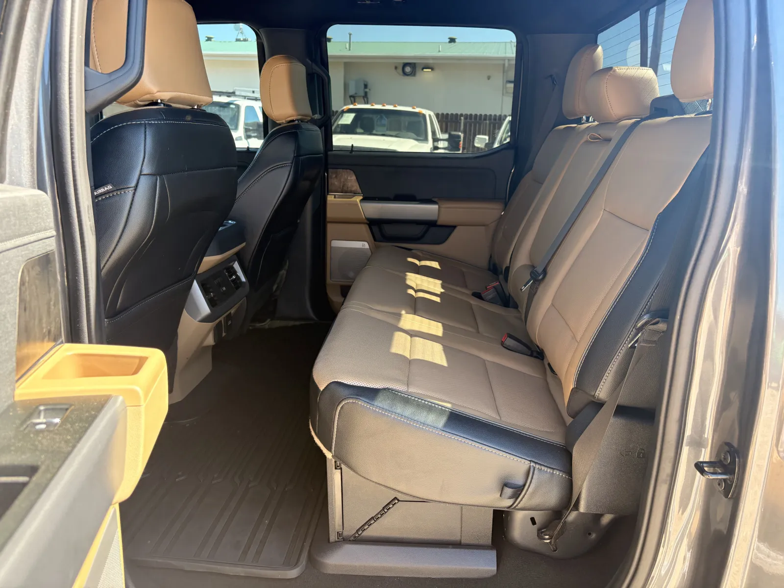2024 Ford F-350 Super Duty Lariat - Photo 28