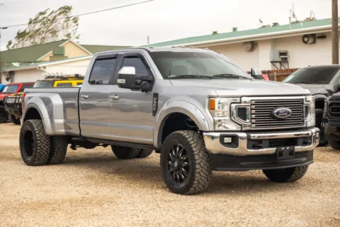 Photos of 2020 Ford F-350 Super Duty DRW Lariat for sale in Melba, ID at Huntsman Wholesale LLC