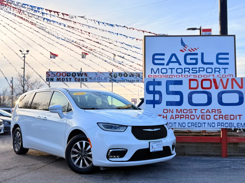 White 2022 CHRYSLER PACIFICA HYBRID TOURING L for sale in Lake Station, IN