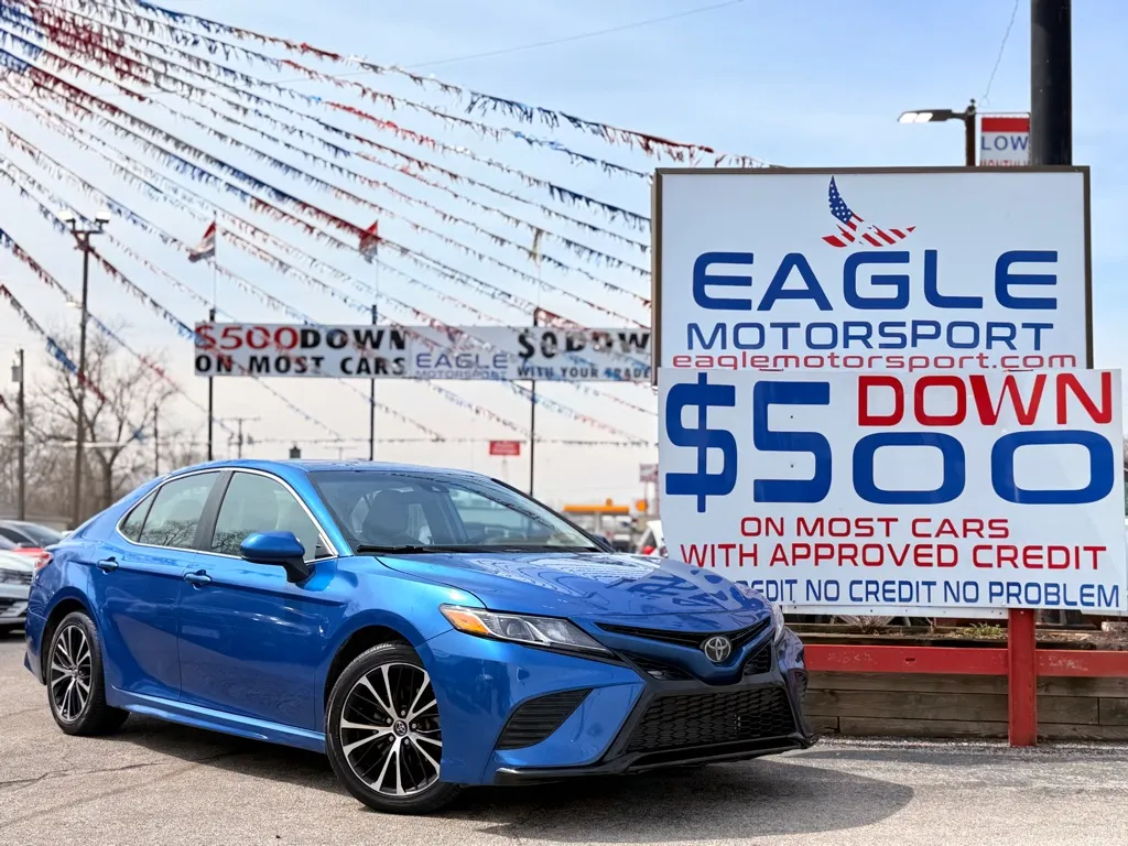 Blue 2020 TOYOTA CAMRY SE for sale in Lake Station, IN