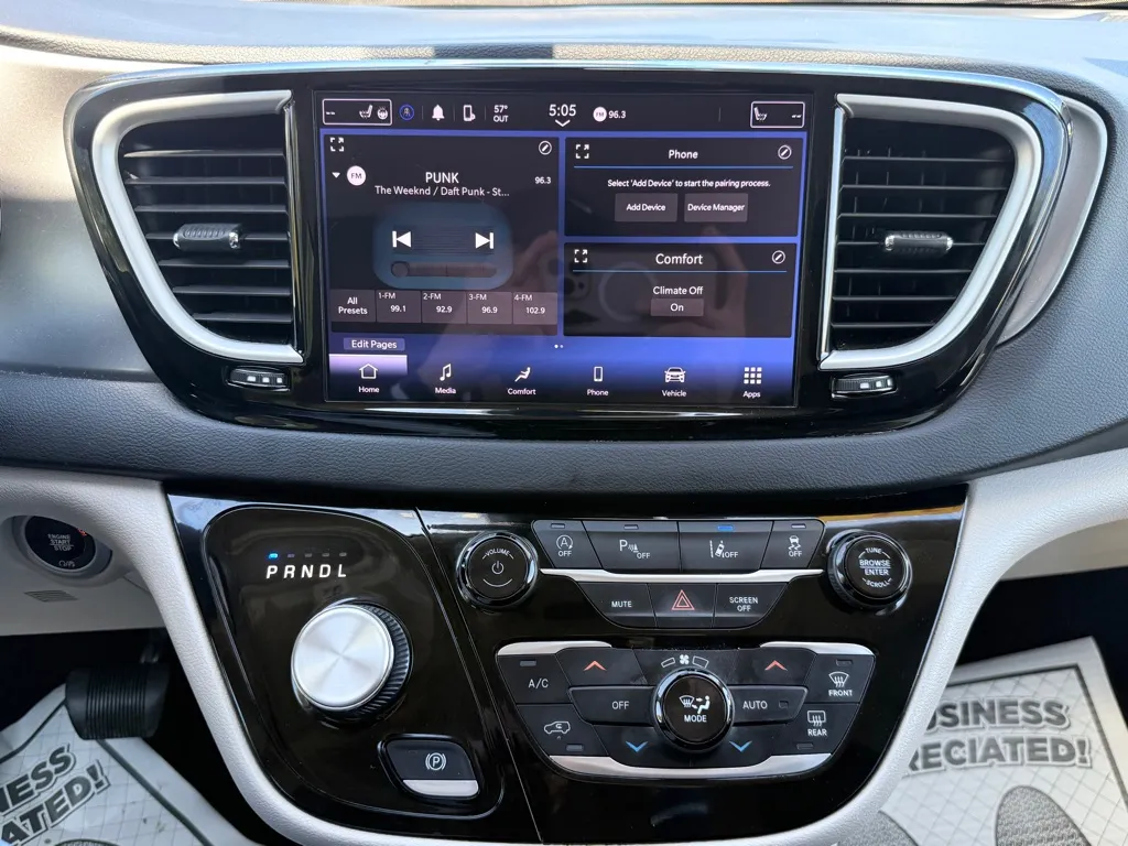 2023 Chrysler Pacifica Touring L - Photo 35