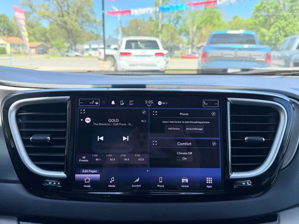 2023 Chrysler Pacifica Touring L - Photo 33