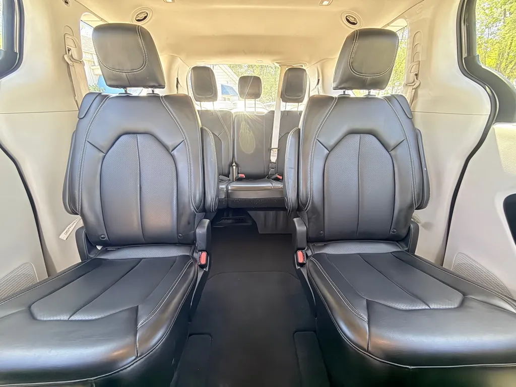 2023 Chrysler Pacifica Touring L - Photo 23