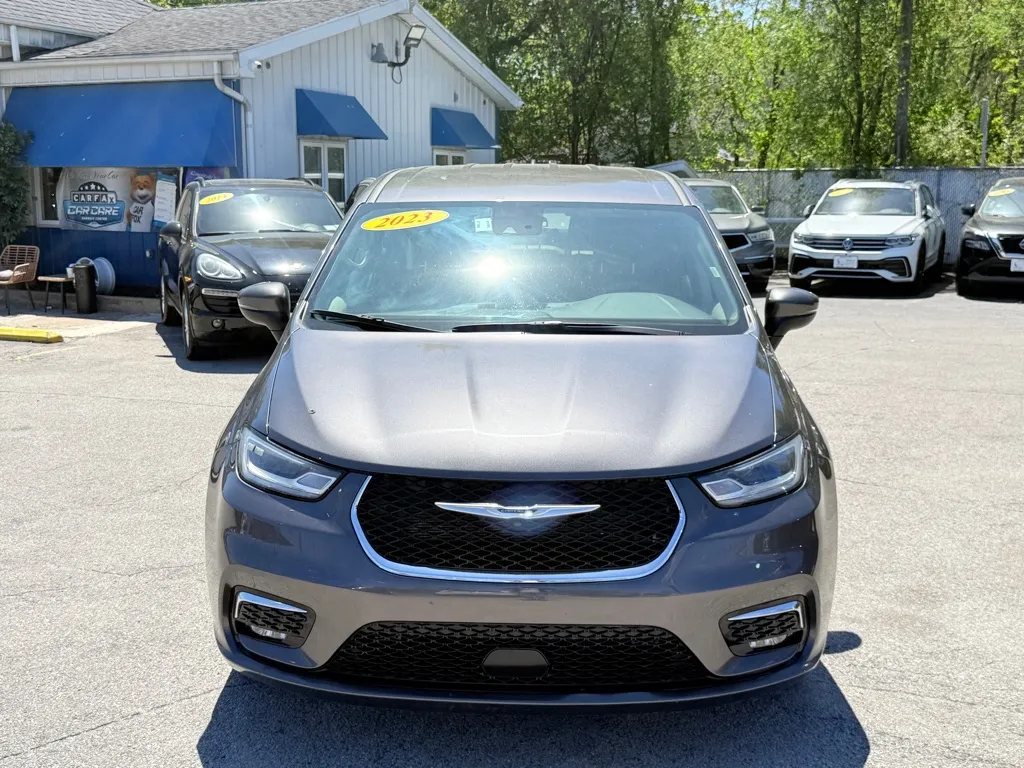 2023 Chrysler Pacifica Touring L - Photo 13