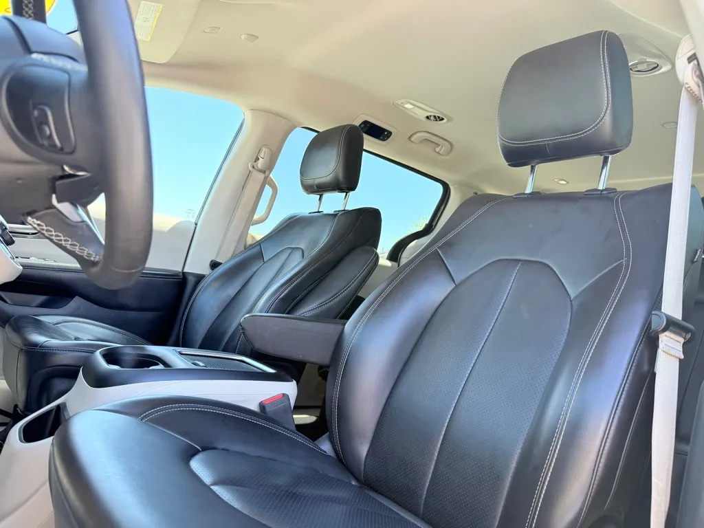 2023 Chrysler Pacifica Touring L - Photo 17