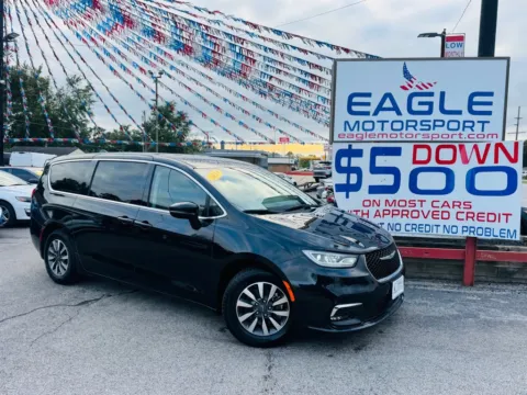 Another view of 2024 CHRYSLER PACIFICA PLUG-I PREMIUM S APPEARANCE for sale in Lake Station, IN at Northwest Indiana Auto Outlet