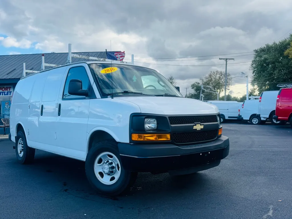 White 2016 CHEVROLET EXPRESS 3500 for sale in Lake Station, IN