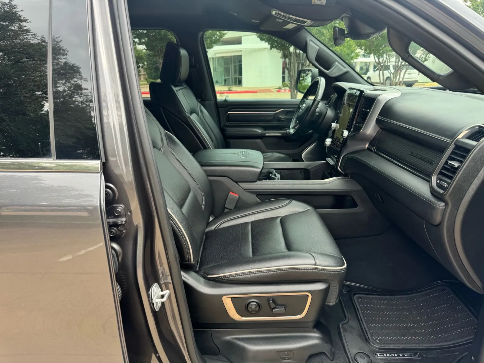 2019 RAM Ram 1500 Pickup Limited - Photo 18