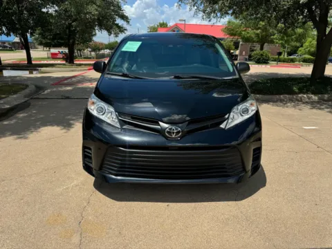 Another view of 2020 TOYOTA SIENNA L 7-PASSENGER for sale in Fort Worth, TX at Callahan Motor Company