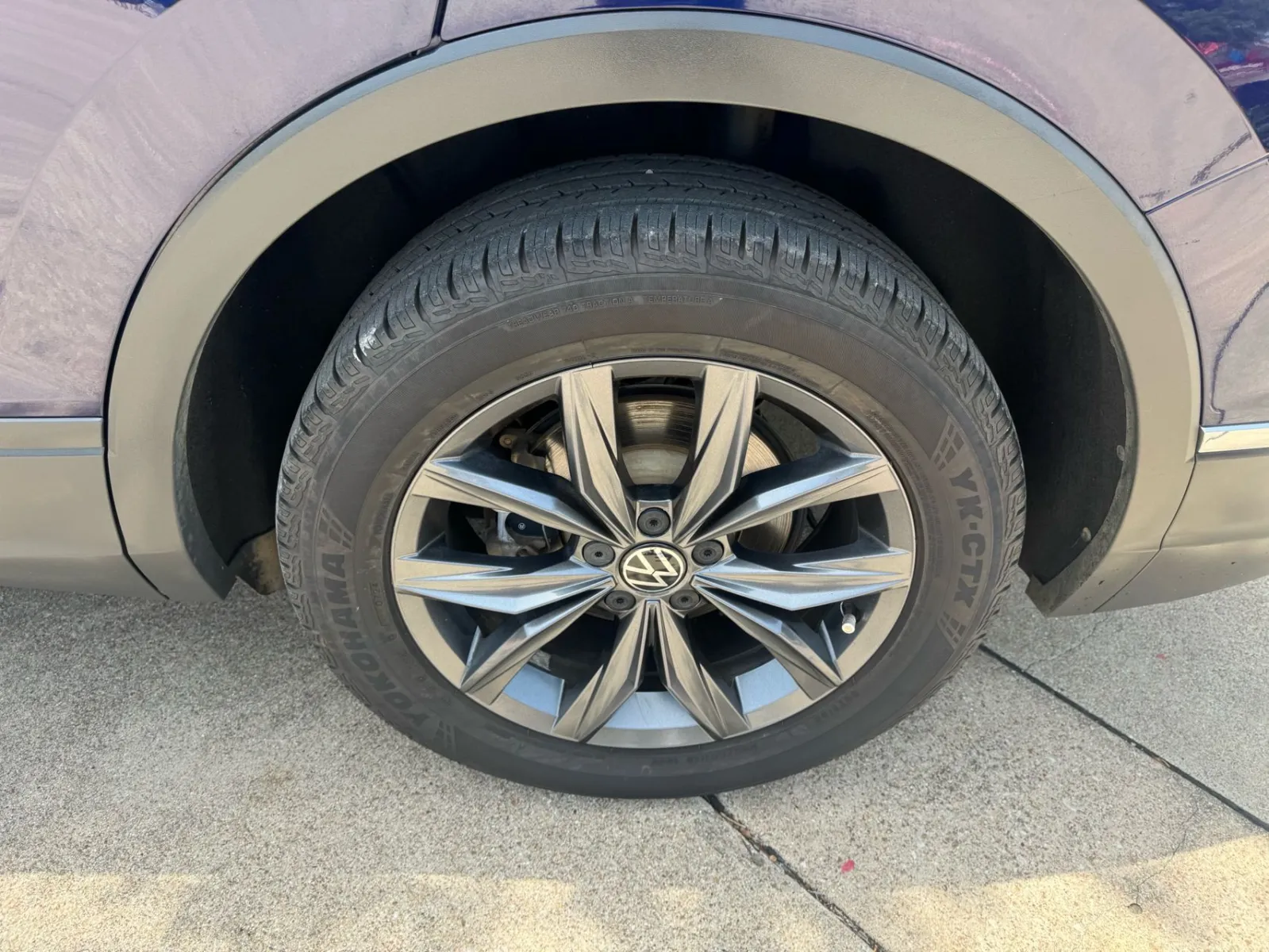 2022 Volkswagen Tiguan SE - Photo 12