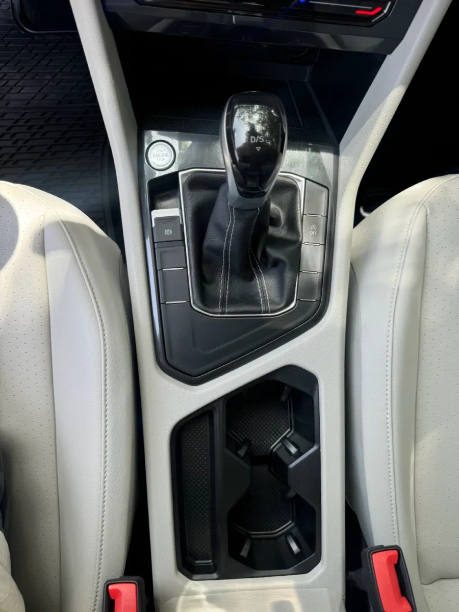2022 Volkswagen Tiguan SE - Photo 26