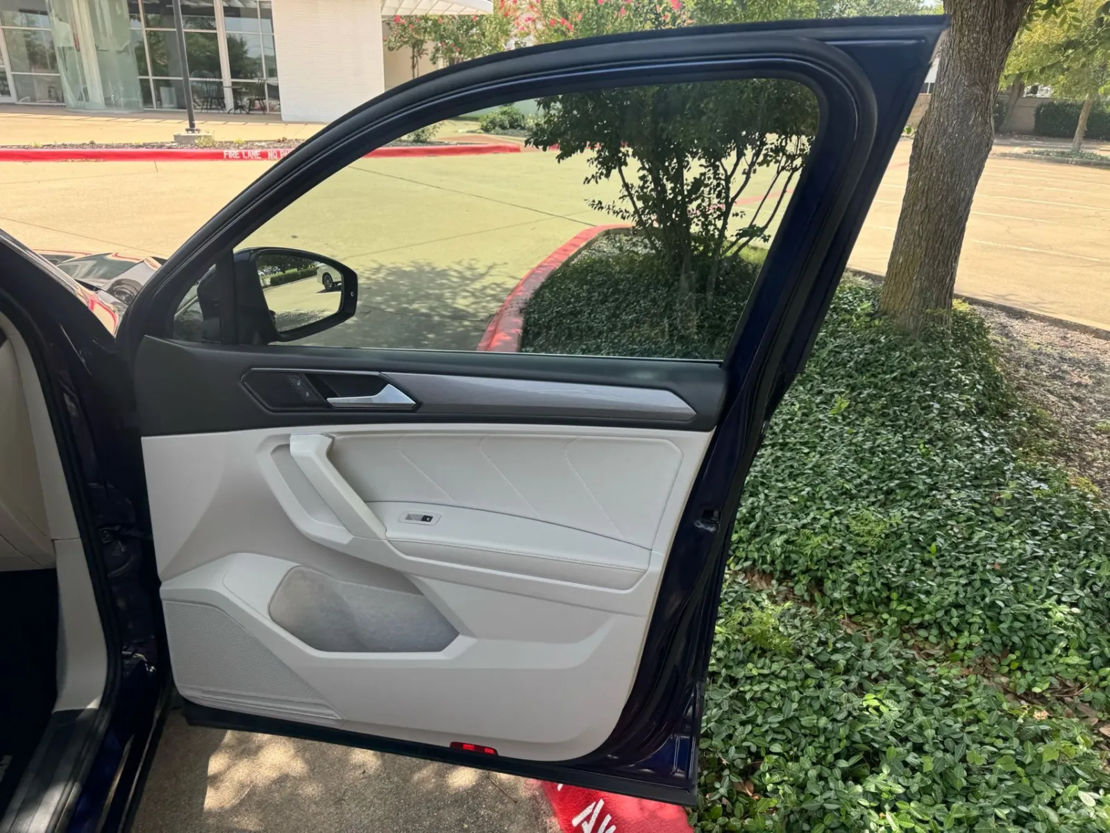 2022 Volkswagen Tiguan SE - Photo 17
