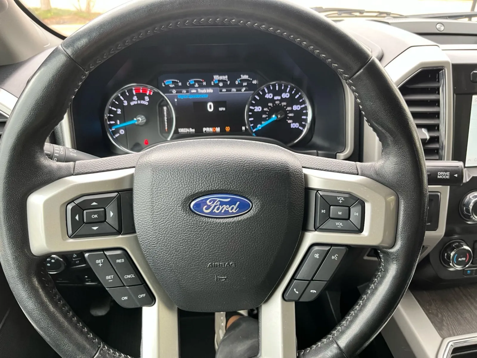 2021 Ford F-350 Super Duty Lariat - Photo 24